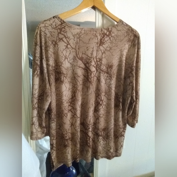 T-C Fashion Top - Picture 2 of 8